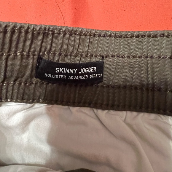 Large Hollister Skinny Joggers - Picture 3 of 4